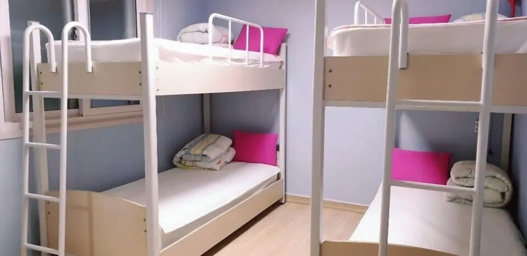 4 Bedrooms Bed in Dorm