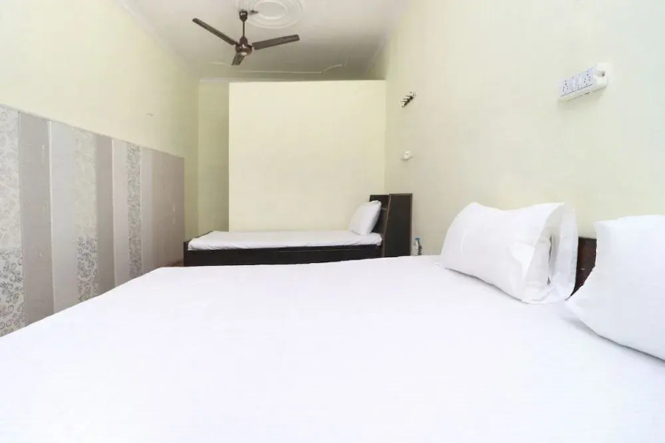 Spot on 41126 Shri Krishankripa Guest House