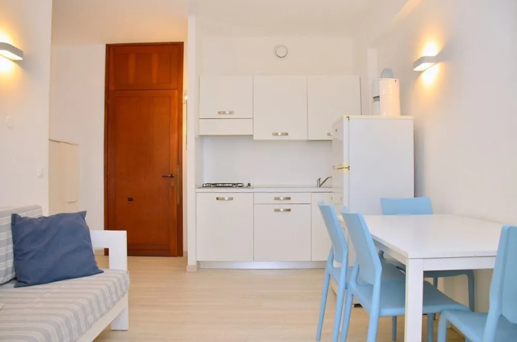 Bright Flat Overlooking the sea - Beahost