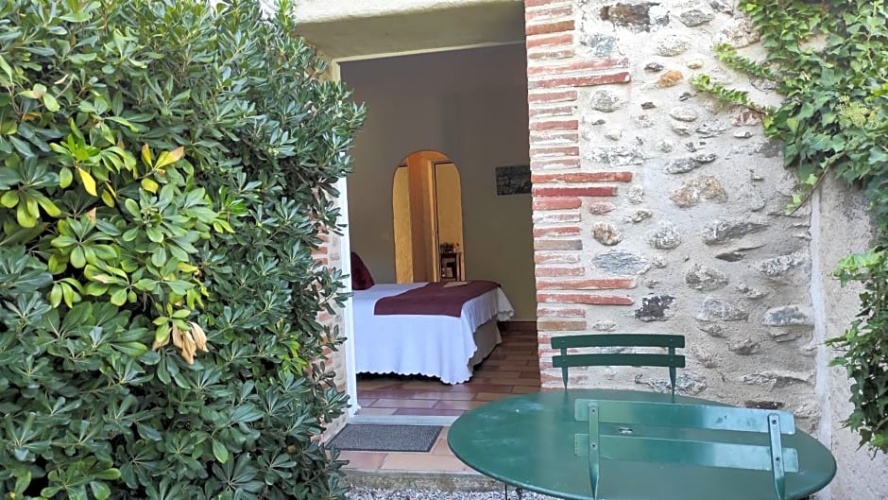 Standard Double room with garden view