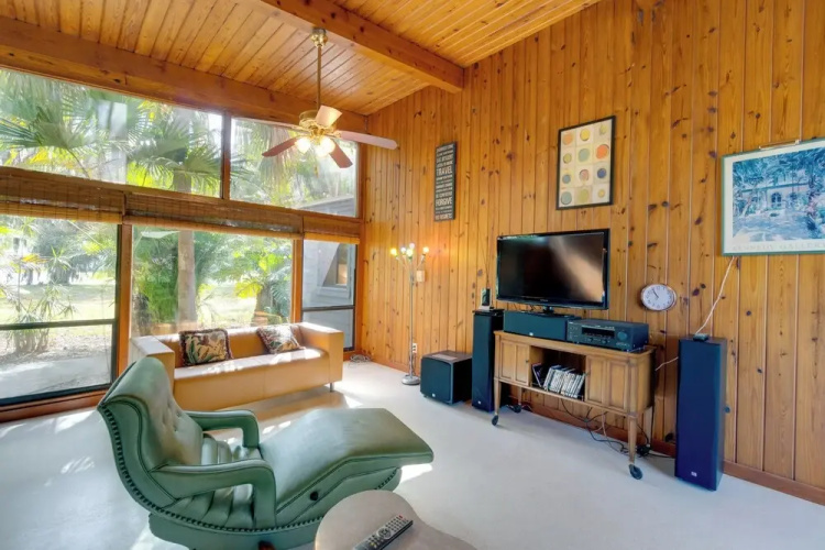 2 Mi to Riverwalk: Palmetto Gem w/ Fire Pit & BBQ