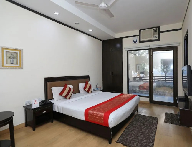 OYO 6558 SD Royal Inn