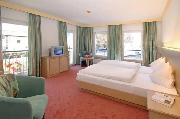 Classic Double room with mountain view
