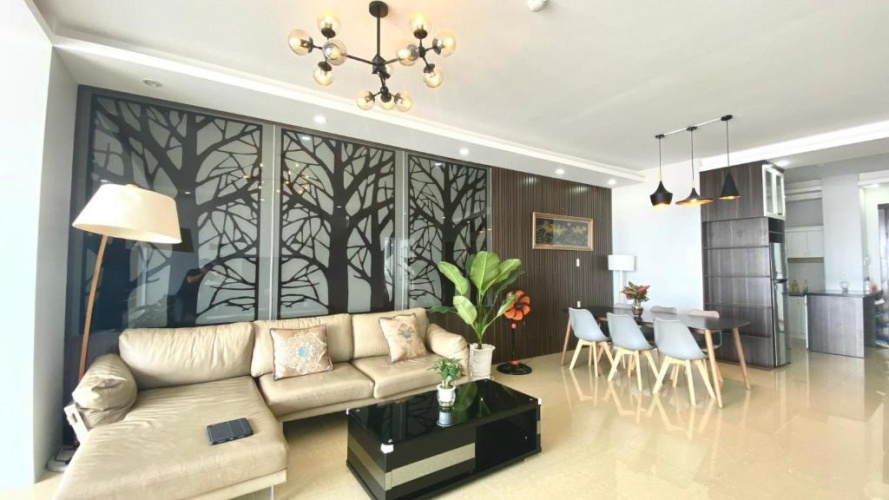 3 Bedrooms Apartment