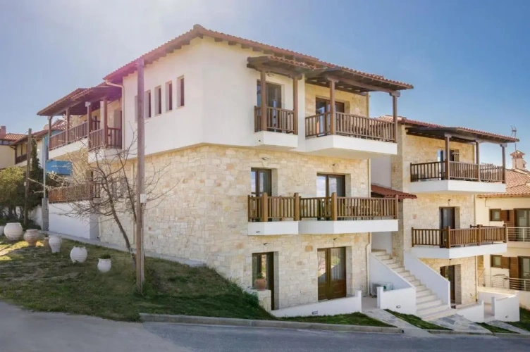2 Bedrooms Apartment