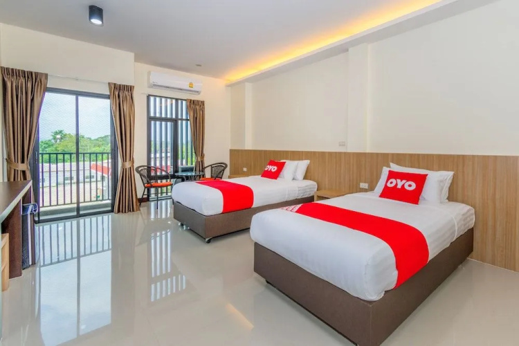 OYO 687 Canal Happiness Hotel