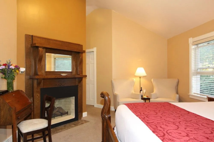 Hennessey House