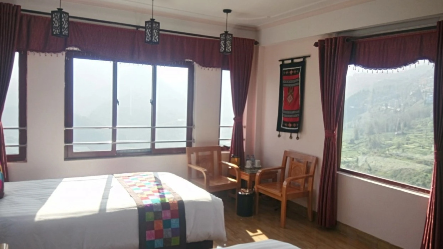 Black H'mong View Hotel