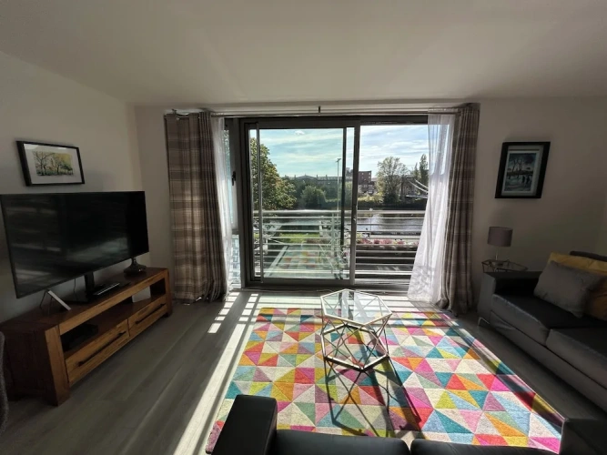 2 Bedrooms Apartment with balcony and with river view
