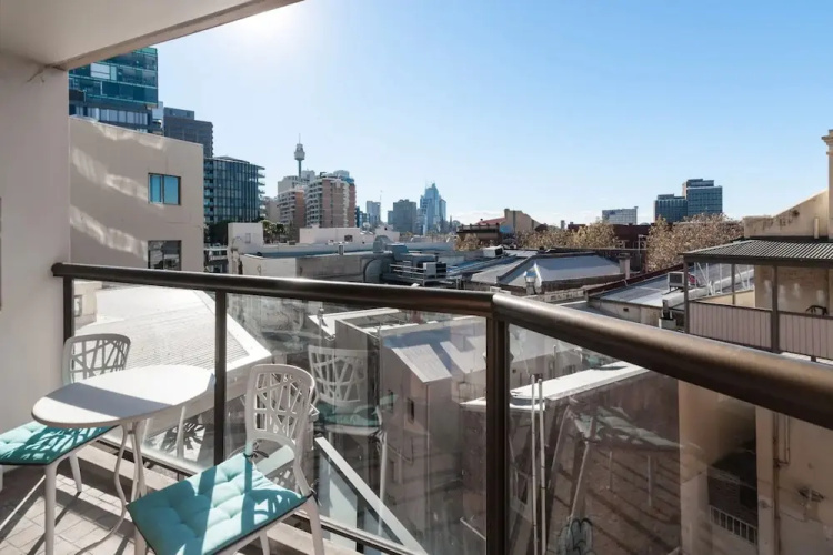 New Modern Apartment in Central Location