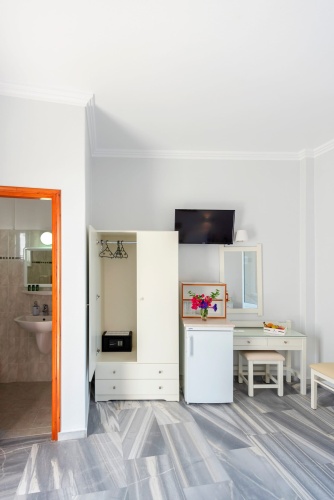 Standard Twin room with sea view