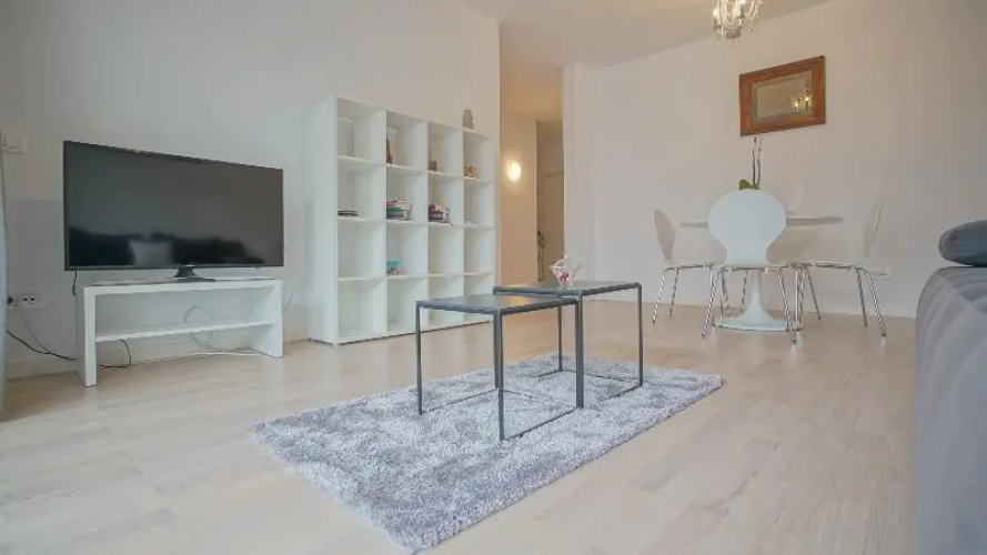 CN2i Luxury Accommodation Arte