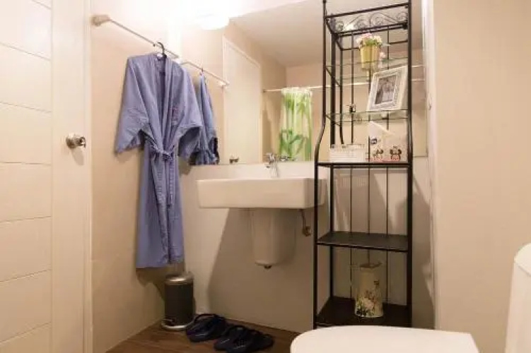 Mosaic Condominium B25M by Malai