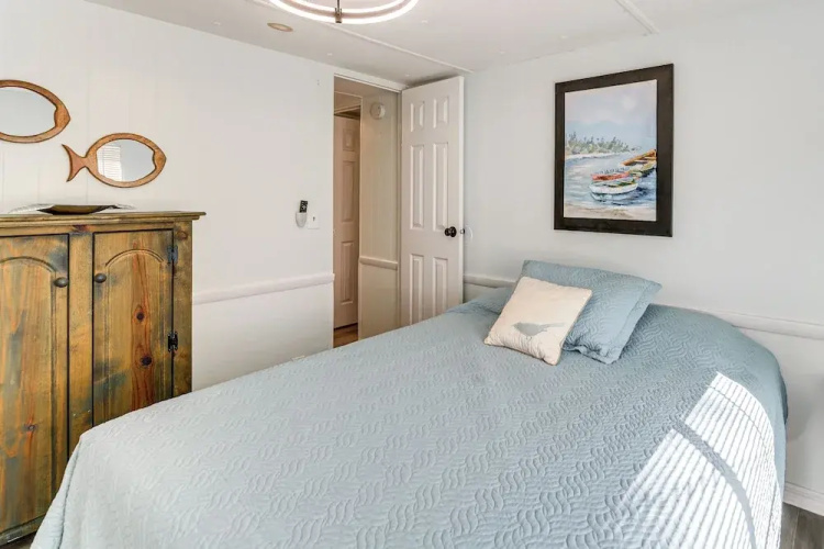 2 Mi to Beach! Canal-front Escape in Crystal River