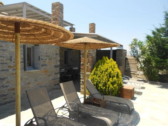 Standard Triple room with pool view