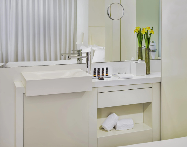 H10 Urquinaona Plaza Hotel - Adults Only photo 14