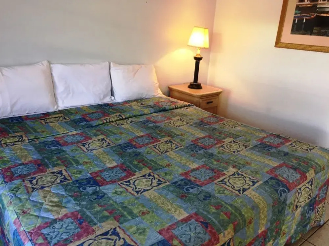 Magic Sun Tan Motel
