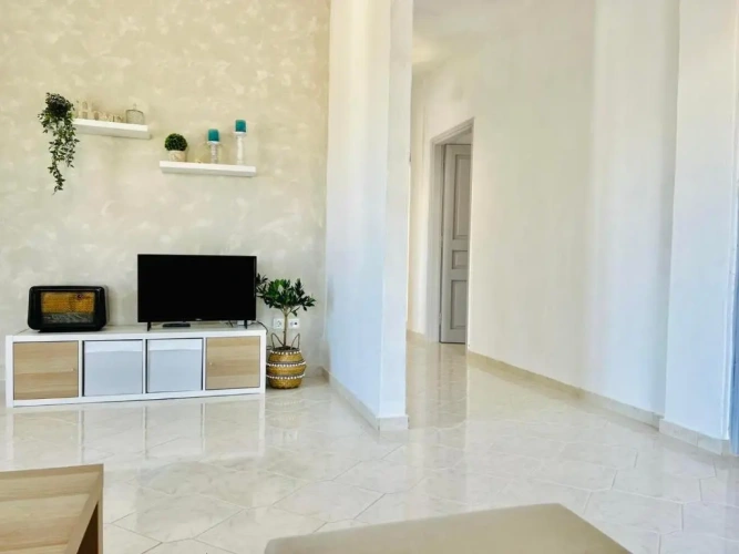 3 Bedrooms Apartment