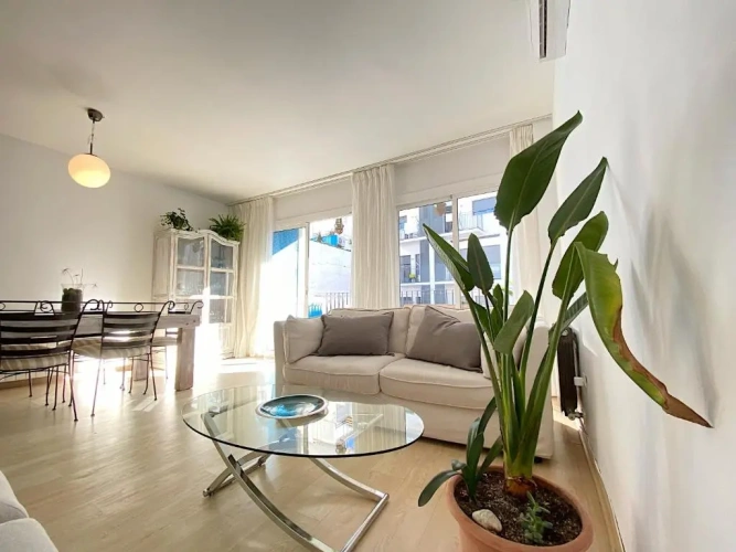 3 Bedrooms Apartment