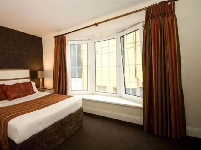 White Lady Hotel