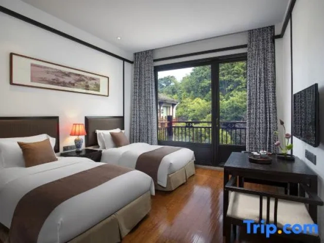 Standard Double room with view