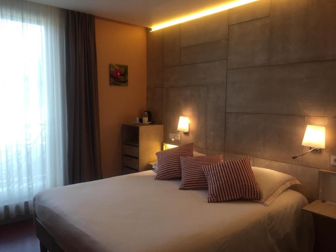 Standard Double room with lake view