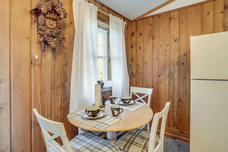 7 Mi to Main Street: Cabin w/ Deck in Stanley!