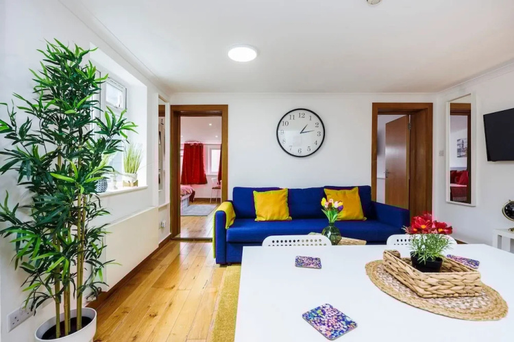 2 Bedroom Charming Magnificent Flat