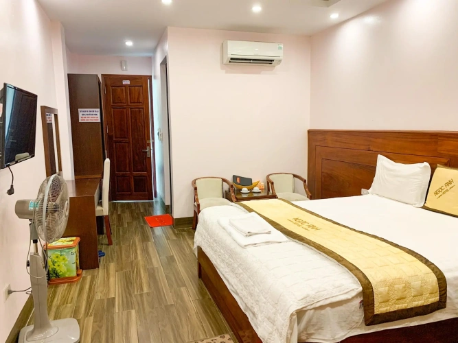 Standard Double room with city view