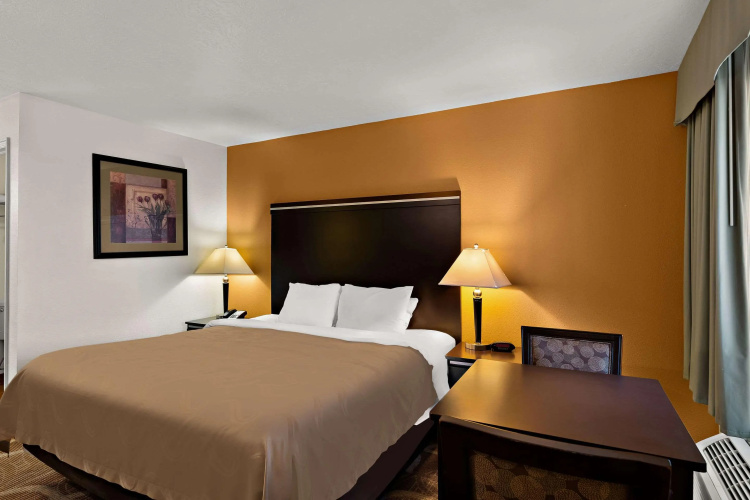 Quality Inn South Bluff photo 7