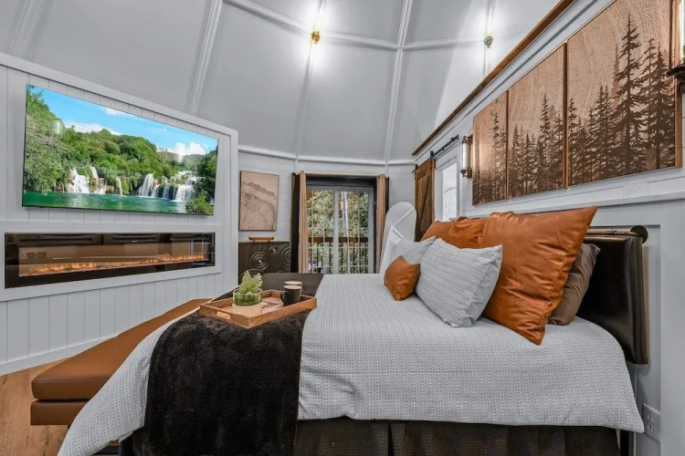 Dream Catcher 1 Bedroom Home by RedAwning