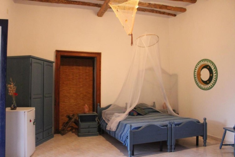Standard Triple room with partial sea view