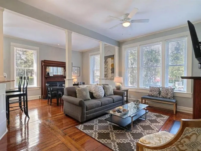 3 Bedrooms Apartment