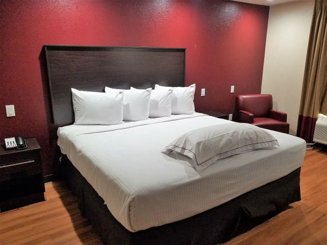 Red Roof Inn PLUS+ Fort Worth - Burleson