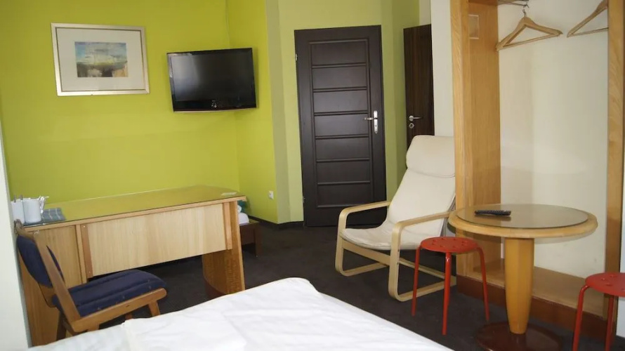 PlusHotel