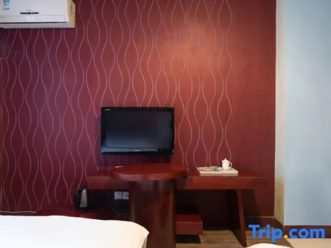 Saturday Express Hotel