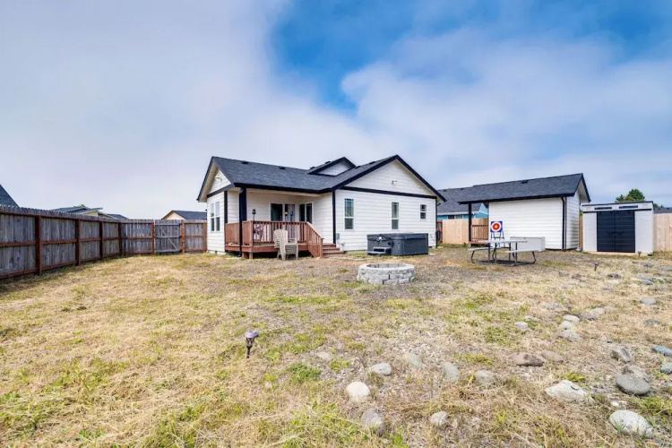 Modern Ocean Shores Home, 2 Mi to Beach!
