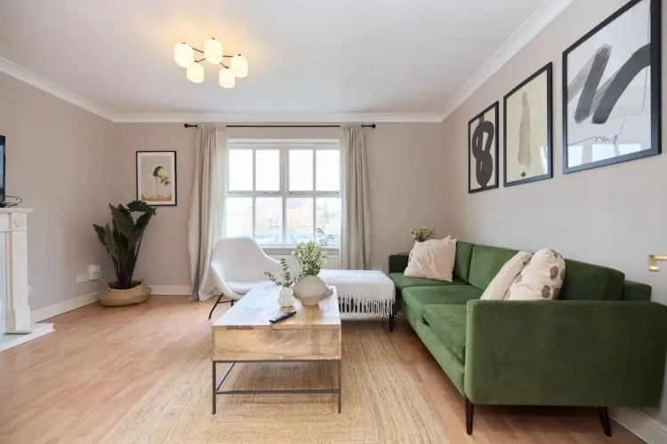 3 Bedrooms Apartment