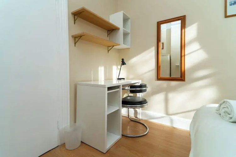 Stylish 2Bed Steps from Iconic Waterloo