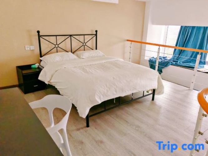 1 Bedroom Business room