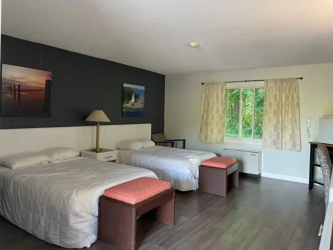 Peninsula Motel