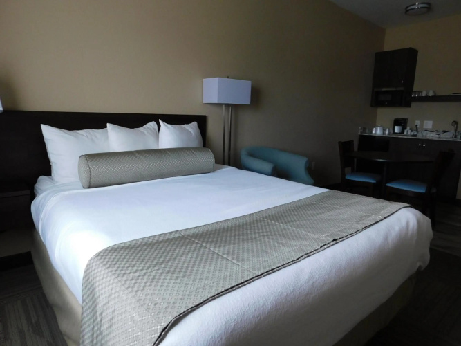 Island Suites