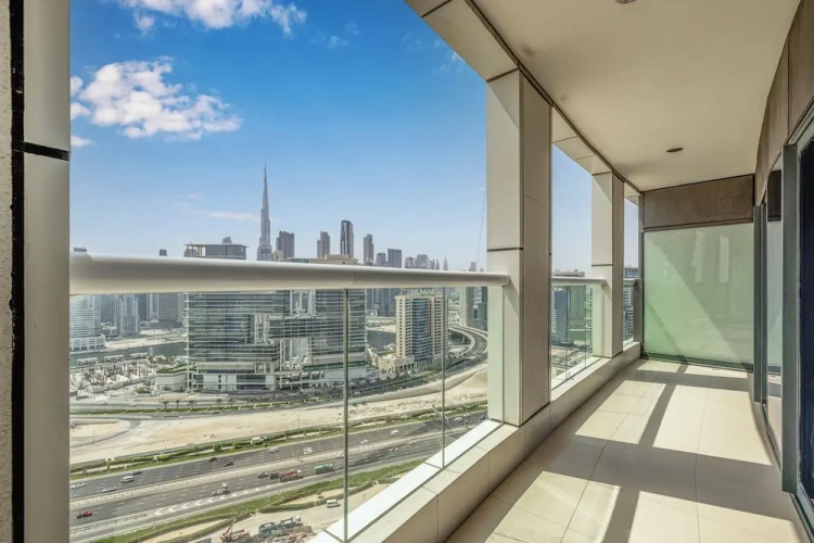 1 Bedroom Luxury Apartment with balcony and with city view
