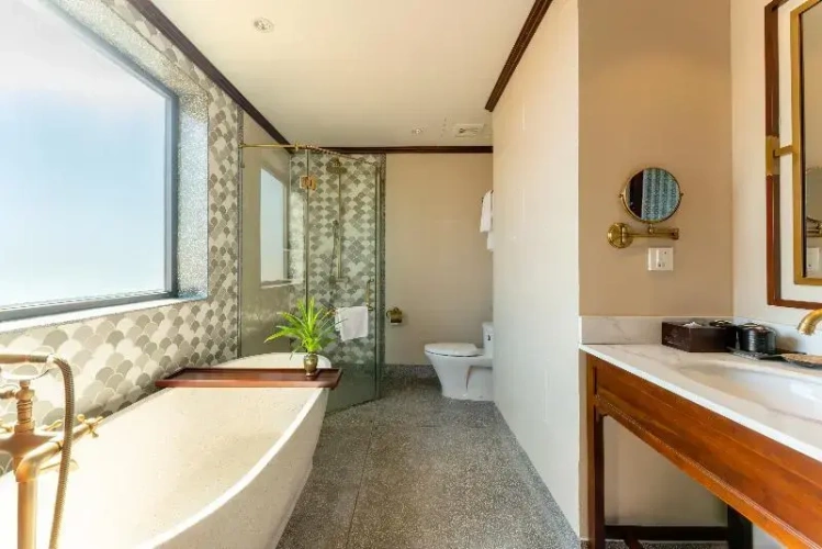 Deluxe Triple room with balcony