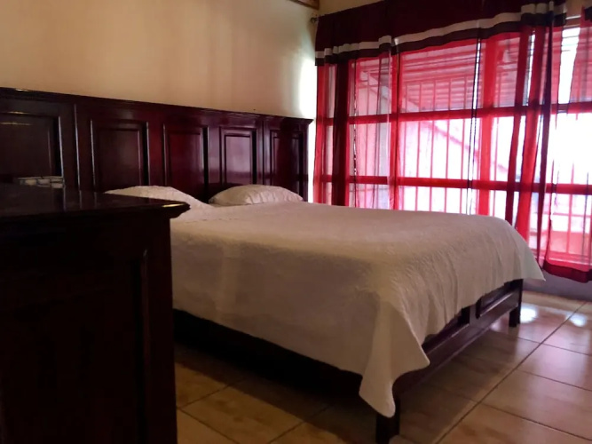 Auber Cayes Guest House