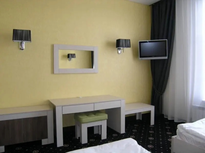 Senator's Park Hotel
