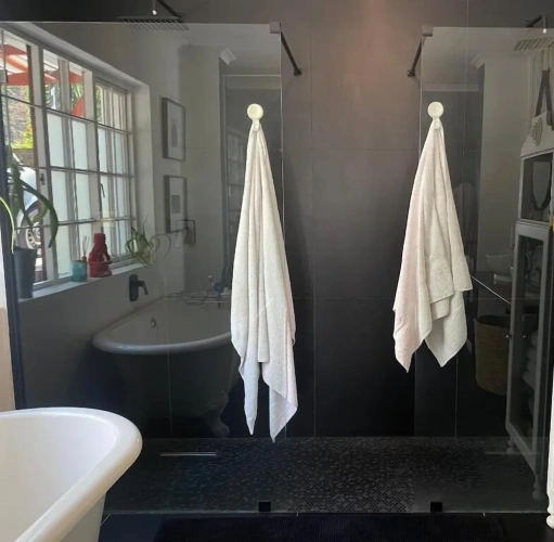 3 Bedrooms Cottage