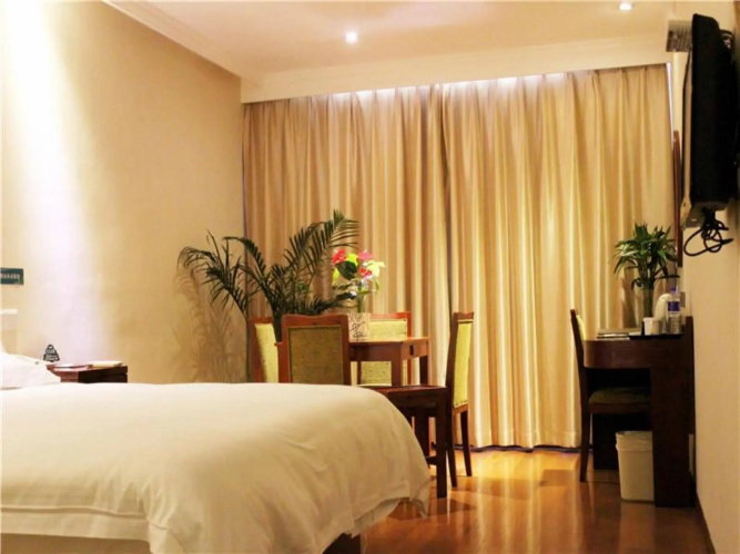 GreenTree Alliance Nantong Coach Station Hotel
