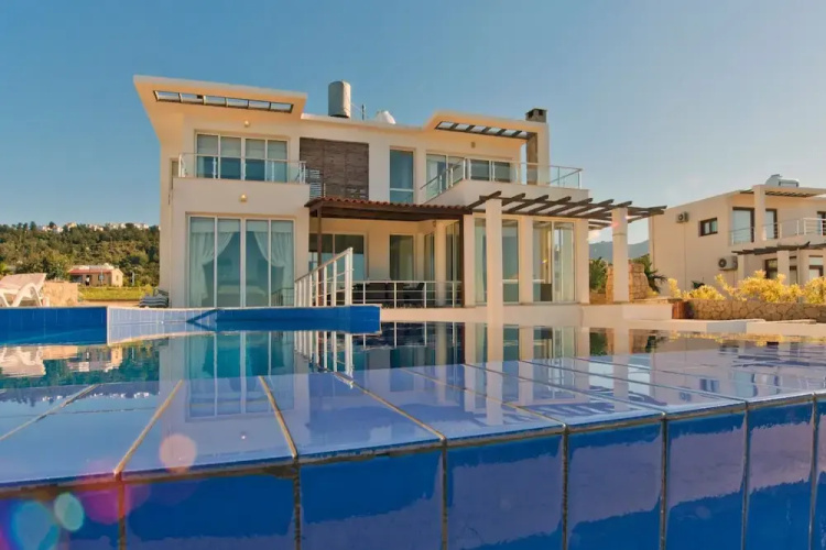 Villa Ocean View by Amy Villas