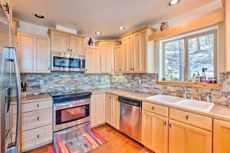 4 Bedrooms Cottage